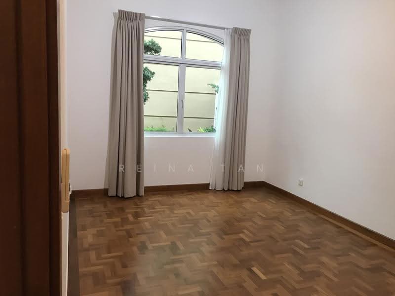 Duchess Crest, 64 Duchess Avenue, Tanglin / Holland / Bukit Timah, 3 Bedrooms, 1,582 sqft, Condominium For Sale, by Reina Tan, 500281119 - Master bedroom - PropertyGuru.com.sg