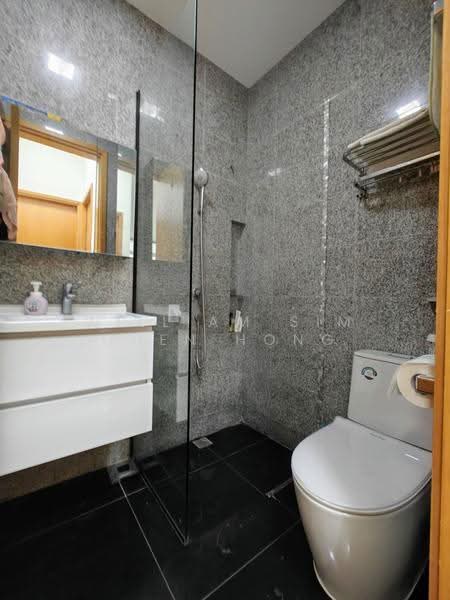 Daisy Suites, 35 Daisy Road Singapore, Macpherson / Potong Pasir, 2 Bedrooms, 764 sqft, Apartment For Rent, by William Sim Chen Hong, 500281121 - Bathroom - PropertyGuru.com.sg