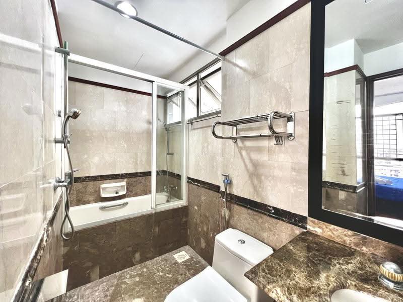Parc Vista, 450 Corporation Road, Boon Lay / Jurong / Tuas, Room Rental, 280 sqft, Condominium For Rent, by Kenny Loh, 500281144 - Bathroom - PropertyGuru.com.sg