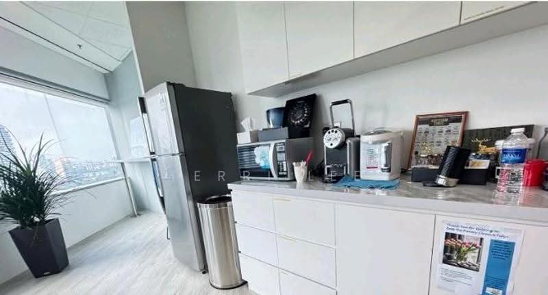 Suntec City Tower, 6 Temasek Boulevard, Boat Quay / Raffles Place / Marina, 1,356 sqft, Office For Rent, by Terri Lee, 500281155 - Kitchen - CommercialGuru.com.sg