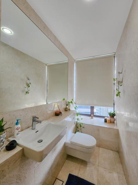 Trilight, 9 Newton Road, Newton / Novena, 3 Bedrooms, 2,110 sqft, Condominium For Rent, by Joel Wee, 500281156 - Bathroom - PropertyGuru.com.sg