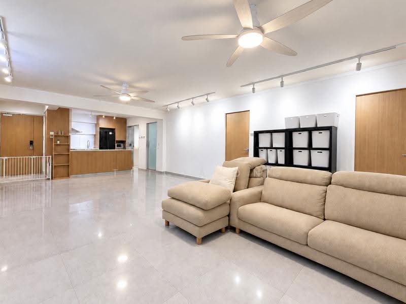 626 Choa Chu Kang Street 62, 626 Choa Chu Kang Street 62, Dairy Farm / Bukit Panjang / Choa Chu Kang, 3 Bedrooms, 1,302 sqft, HDB Flat For Sale, by Tricia Ong, 500281224 - Living Room - PropertyGuru.com.sg