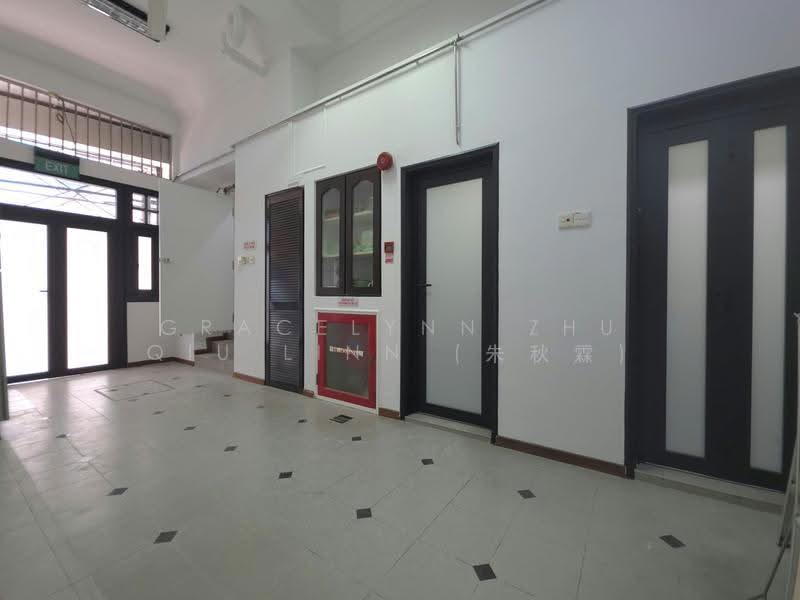 Residential Building With Shop at First Storey Near City Square Mall, Race Course / Serangoon Road Precinct, Farrer Park / Serangoon Rd, 4,490 sqft, Shop / Shophouse For Sale, by Gracelynn Zhu Qiu Linn (朱秋霖), 500281226 - Corridor - CommercialGuru.com.sg