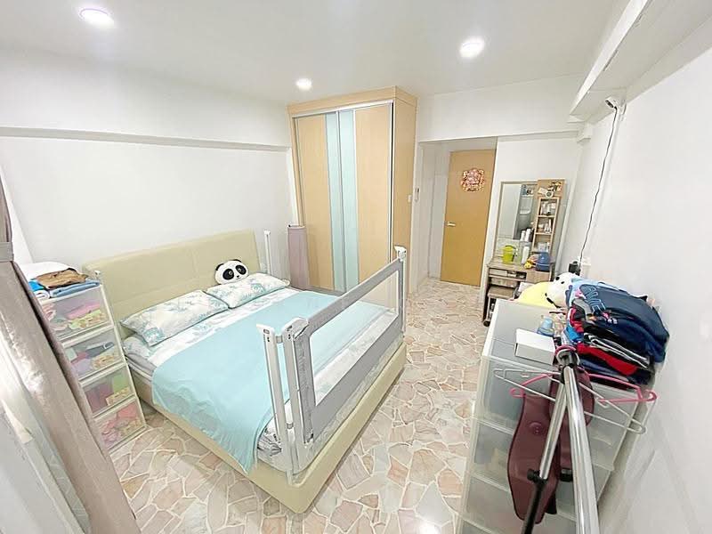 222 Tampines Street 24, 222 Tampines Street 24, Pasir Ris / Tampines, 2 Bedrooms, 786 sqft, HDB Flat For Sale, by Eugene Chen, 500281234 - Bedroom - PropertyGuru.com.sg