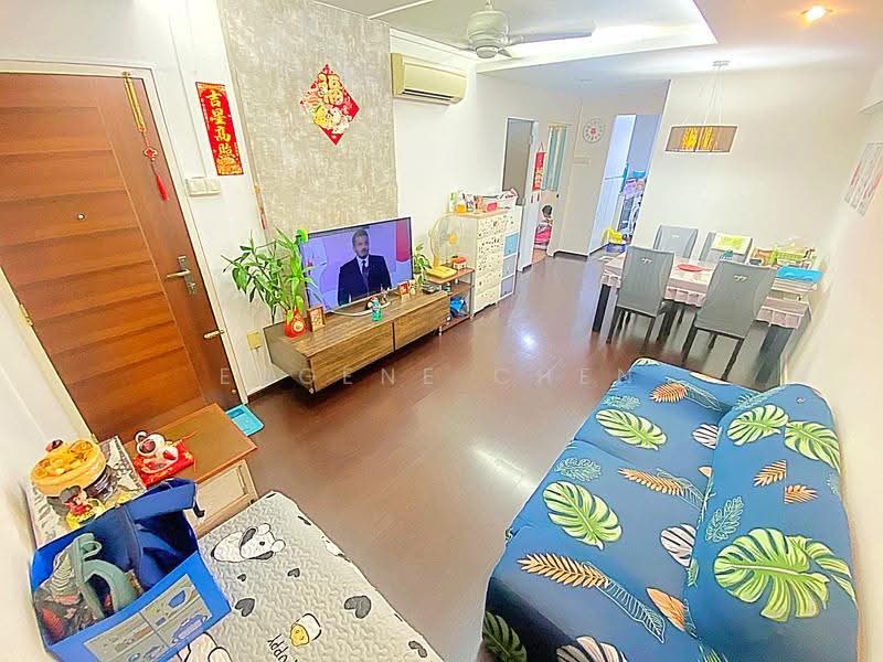 222 Tampines Street 24, 222 Tampines Street 24, Pasir Ris / Tampines, 2 Bedrooms, 786 sqft, HDB Flat For Sale, by Eugene Chen, 500281234 - Living Room - PropertyGuru.com.sg
