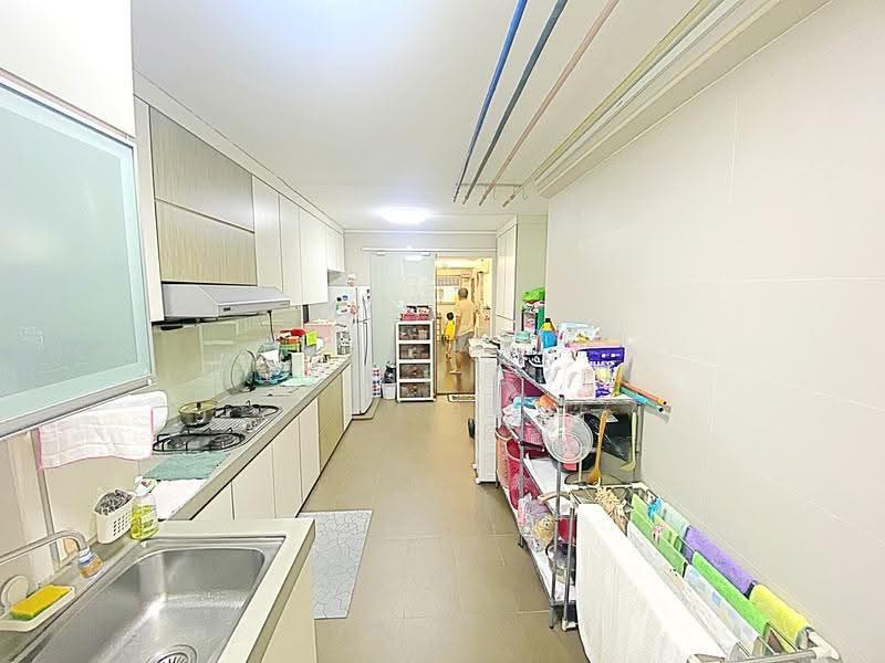 222 Tampines Street 24, 222 Tampines Street 24, Pasir Ris / Tampines, 2 Bedrooms, 786 sqft, HDB Flat For Sale, by Eugene Chen, 500281234 - Kitchen - PropertyGuru.com.sg