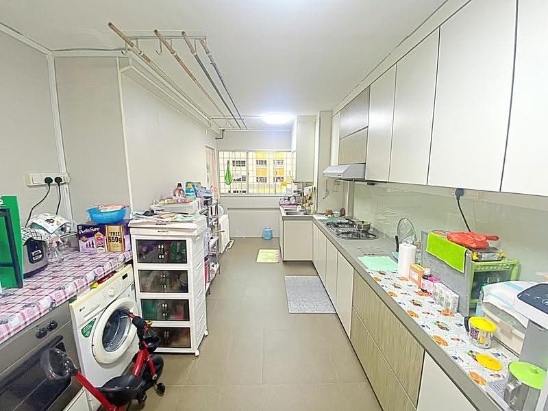 222 Tampines Street 24, 222 Tampines Street 24, Pasir Ris / Tampines, 2 Bedrooms, 786 sqft, HDB Flat For Sale, by Eugene Chen, 500281234 - Kitchen - PropertyGuru.com.sg