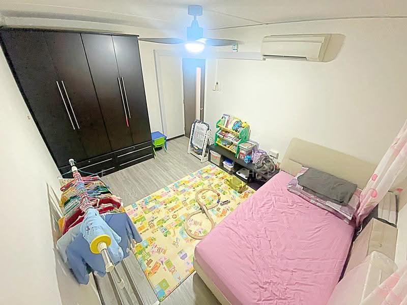 222 Tampines Street 24, 222 Tampines Street 24, Pasir Ris / Tampines, 2 Bedrooms, 786 sqft, HDB Flat For Sale, by Eugene Chen, 500281234 - Bedroom - PropertyGuru.com.sg