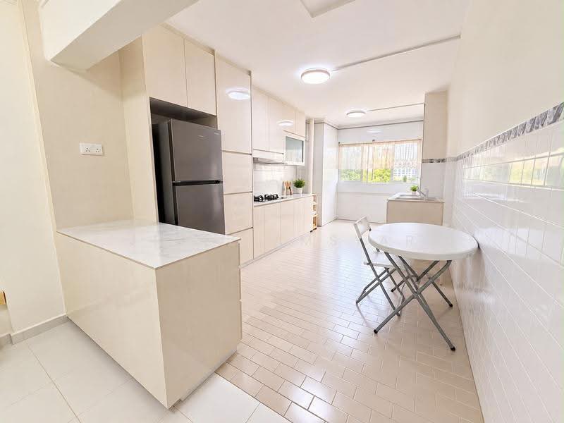 317 Bukit Batok Street 32, 317 Bukit Batok Street 32, Dairy Farm / Bukit Panjang / Choa Chu Kang, 2 Bedrooms, 688 sqft, HDB Flat For Sale, by Jerez Amsyar, 500281247 - Kitchen - PropertyGuru.com.sg