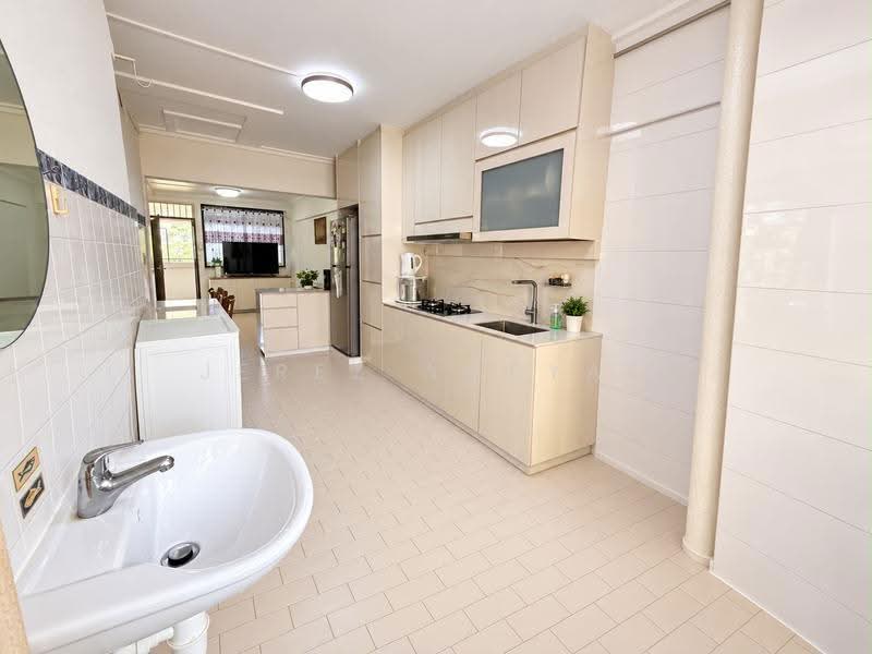 317 Bukit Batok Street 32, 317 Bukit Batok Street 32, Dairy Farm / Bukit Panjang / Choa Chu Kang, 2 Bedrooms, 688 sqft, HDB Flat For Sale, by Jerez Amsyar, 500281247 - Kitchen - PropertyGuru.com.sg