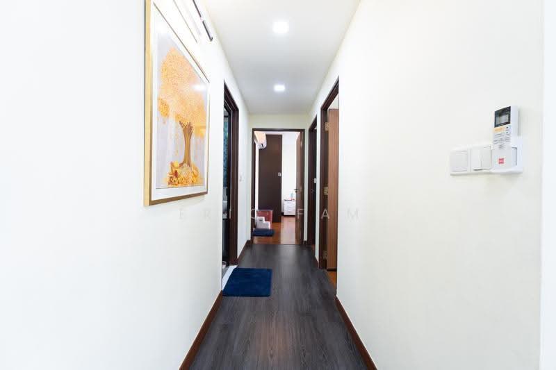 175A Corporation Tiara, 175A Yung Kuang Road, Boon Lay / Jurong / Tuas, 3 Bedrooms, 1,216 sqft, HDB Flat For Sale, by Eric Fam, 500281251 - Corridor - PropertyGuru.com.sg