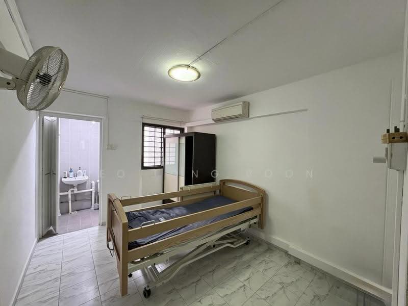 526 Bedok North Street 3, 526 Bedok North Street 3, Bedok / Upper East Coast, 2 Bedrooms, 721 sqft, HDB Flat For Sale, by Yeo Tong Boon, 500281259 - Bedroom - PropertyGuru.com.sg