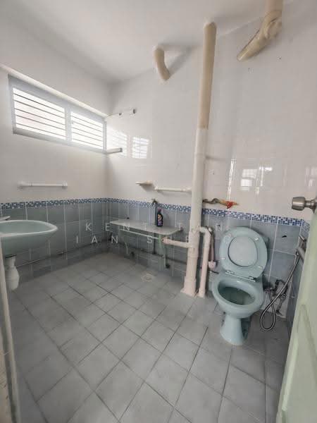 7 Teck Whye Avenue, 7 Teck Whye Avenue, Dairy Farm / Bukit Panjang / Choa Chu Kang, 3 Bedrooms, 1,420 sqft, HDB Flat For Sale, by Kent Tan Ian Sheng, 500281269 - Bathroom - PropertyGuru.com.sg