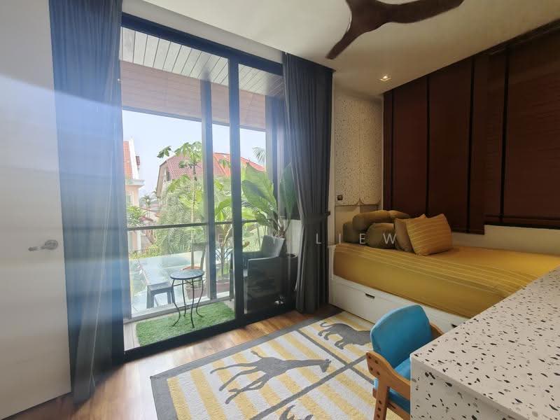 Rare Burghley Drive Serangoon Garden Semi D for Rent, Burghley, Hougang / Punggol / Sengkang, 6 Bedrooms, 4,500 sqft, Semi-Detached House For Rent, by Jeremy Liew, 500281283 - Balcony - PropertyGuru.com.sg