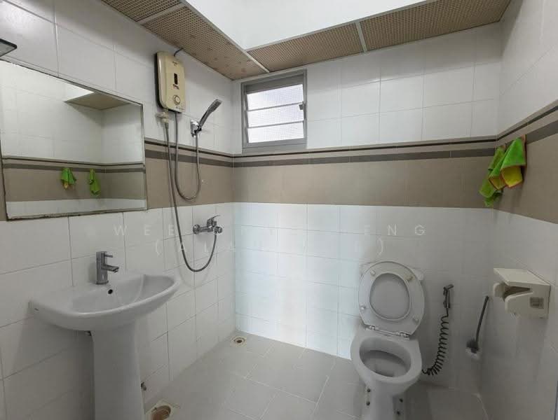 50 Commonwealth Drive, 50 Commonwealth Drive, Alexandra / Commonwealth, Room Rental, 150 sqft, HDB Flat For Rent, by Wee Chye Heng (Alan Wee), 500281285 - Bathroom - PropertyGuru.com.sg