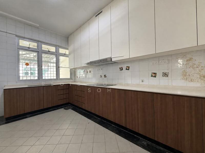 Jalan Angin Laut, Jalan Angin Laut, Bedok / Upper East Coast, 5 Bedrooms, 3,500 sqft, Semi-Detached House For Rent, by Regis Johnson Soh, 500281306 - Kitchen - PropertyGuru.com.sg