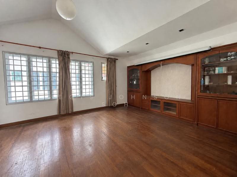 Jalan Angin Laut, Jalan Angin Laut, Bedok / Upper East Coast, 5 Bedrooms, 3,500 sqft, Semi-Detached House For Rent, by Regis Johnson Soh, 500281306 - Living Room - PropertyGuru.com.sg