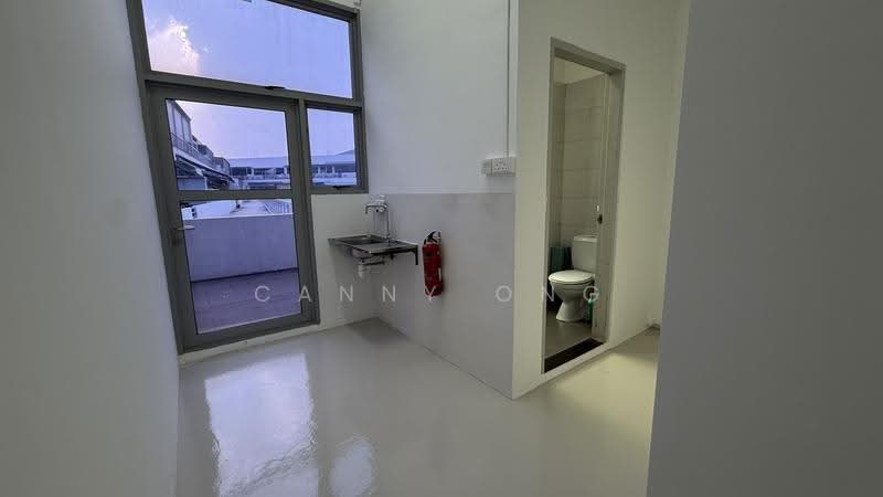 Northstar @ Amk, 7030 Ang Mo Kio Avenue 5, Ang Mo Kio / Bishan / Thomson, 1,500 sqft, Light Industrial (B1) For Rent, by Canny Ong, 500281316 - Bathroom - CommercialGuru.com.sg