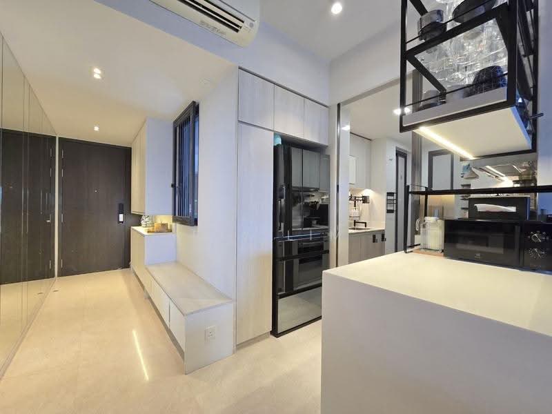 The Clement Canopy, 16 Clementi Avenue 1, Buona Vista / West Coast / Clementi New Town, 3 Bedrooms, 1,141 sqft, Condominium For Rent, by Fay Lim, 500281319 - Entrance & Kitchen - PropertyGuru.com.sg