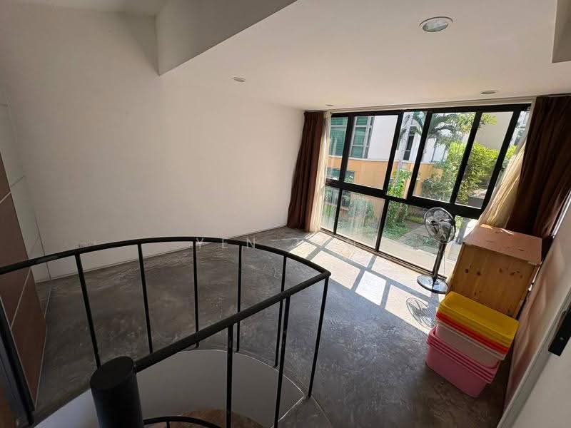 Double Storey Shophouse Unit in Joo Chiat, East Coast / Marine Parade, 1 Bedroom, 700 sqft, Conservation House For Rent, by Yen Tan, 500281325 - Living Room - PropertyGuru.com.sg