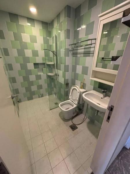 Double Storey Shophouse Unit in Joo Chiat, East Coast / Marine Parade, 1 Bedroom, 700 sqft, Conservation House For Rent, by Yen Tan, 500281325 - Bathroom - PropertyGuru.com.sg