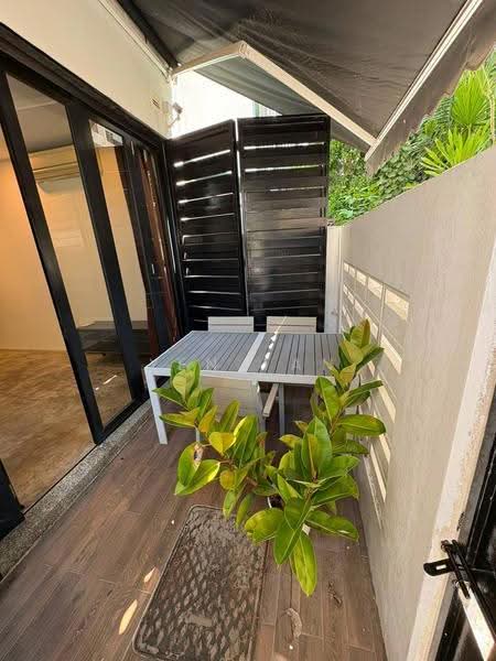 Double Storey Shophouse Unit in Joo Chiat, East Coast / Marine Parade, 1 Bedroom, 700 sqft, Conservation House For Rent, by Yen Tan, 500281325 - Exterior - PropertyGuru.com.sg