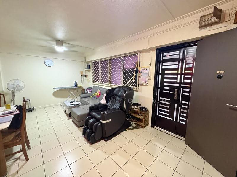 868 Yishun Street 81, 868 Yishun Street 81, Sembawang / Yishun, 3 Bedrooms, 904 sqft, HDB Flat For Sale, by Mandy Chan, 500281328 - Living Room - PropertyGuru.com.sg
