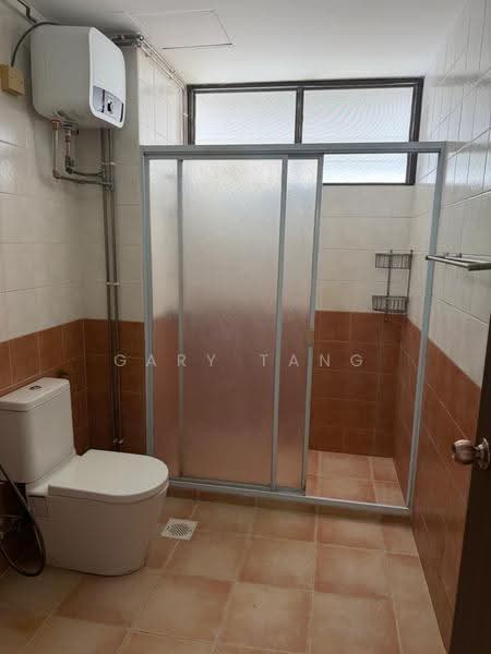 Villa Des Flores, 125 Whitley Road, Newton / Novena, 4 Bedrooms, 1,950 sqft, Condominium For Rent, by Gary Tang, 500281336 - Bathroom - PropertyGuru.com.sg