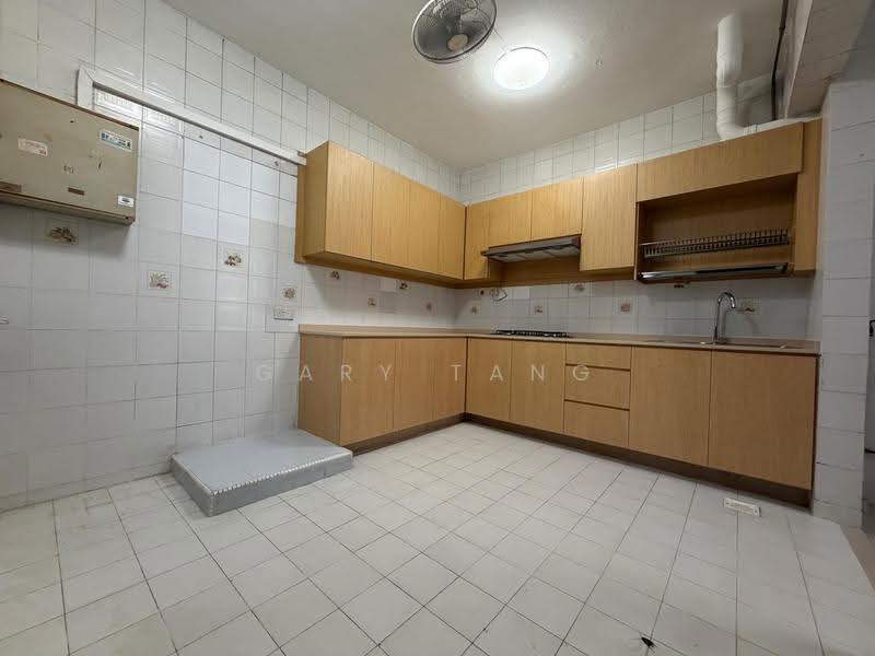 Villa Des Flores, 125 Whitley Road, Newton / Novena, 4 Bedrooms, 1,950 sqft, Condominium For Rent, by Gary Tang, 500281336 - Kitchen - PropertyGuru.com.sg