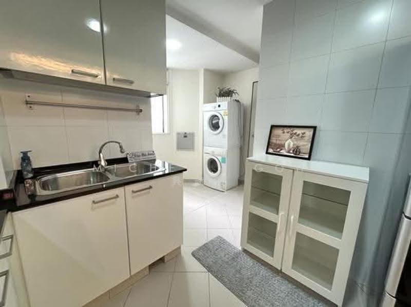 Meraprime, 301 Jalan Bukit Ho Swee, Alexandra / Commonwealth, 3 Bedrooms, 1,173 sqft, Condominium For Sale, by Michelle Goh 呉詩韻, 500281359 - Kitchen - PropertyGuru.com.sg