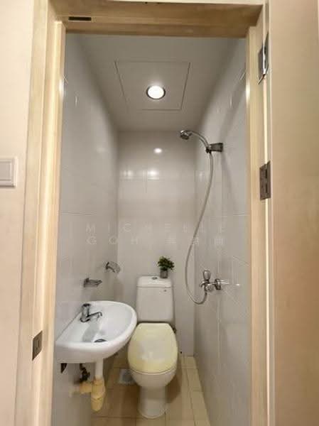 Meraprime, 301 Jalan Bukit Ho Swee, Alexandra / Commonwealth, 3 Bedrooms, 1,173 sqft, Condominium For Sale, by Michelle Goh 呉詩韻, 500281359 - Bathroom - PropertyGuru.com.sg