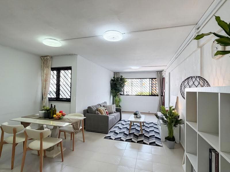 219 Bukit Batok Street 21, 219 Bukit Batok Street 21, Dairy Farm / Bukit Panjang / Choa Chu Kang, 3 Bedrooms, 1,002 sqft, HDB Flat For Sale, by Chew Karin, 500281361 - Living Room - PropertyGuru.com.sg