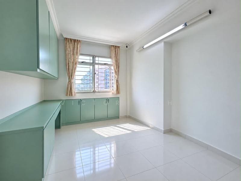 105B Edgefield Plains, 105B Edgefield Plains, Hougang / Punggol / Sengkang, 3 Bedrooms, 1,184 sqft, HDB Flat For Sale, by Victor Seah, 500281371 - Bedroom 3 - PropertyGuru.com.sg