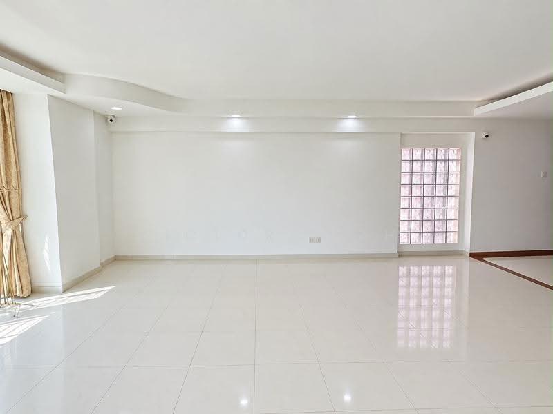 105B Edgefield Plains, 105B Edgefield Plains, Hougang / Punggol / Sengkang, 3 Bedrooms, 1,184 sqft, HDB Flat For Sale, by Victor Seah, 500281371 - Living Room - PropertyGuru.com.sg