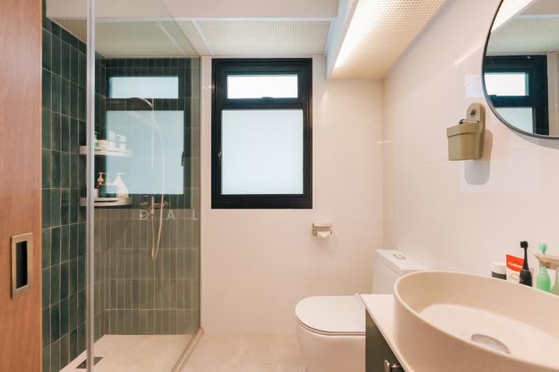402A Fernvale Lane, 402A Fernvale Lane, Hougang / Punggol / Sengkang, 3 Bedrooms, 1,216 sqft, HDB Flat For Sale, by Dallas Chan, 500281373 - Bathroom - PropertyGuru.com.sg