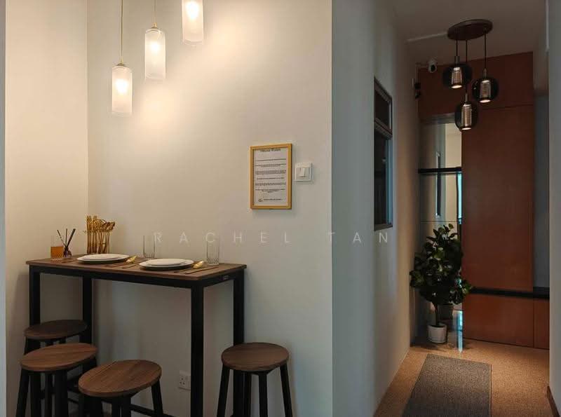 Queens, 10 Stirling Road, Alexandra / Commonwealth, Room Rental, 1,200 sqft, Condominium For Rent, by Rachel Tan, 500281374 - Corridor - PropertyGuru.com.sg