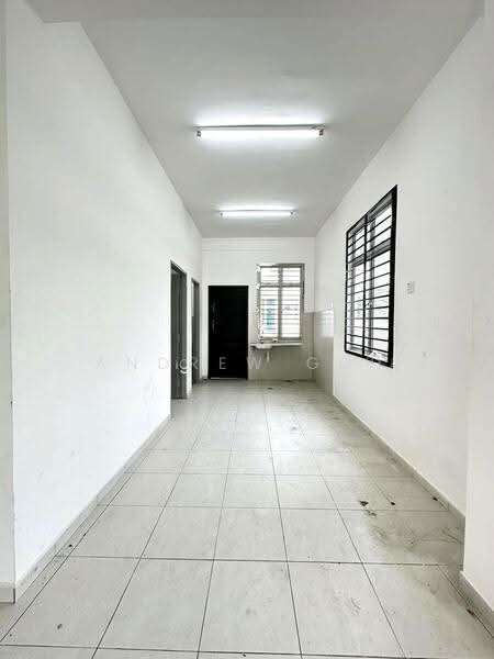 SIGLAP SEMI D | REBUILD | WIDE QUIET ROAD | 路宽地正, REBUILD ONLY | 5 MINS TO MALL | 11M FRONTAGE | REGULAR, East Coast / Marine Parade, 3 Bedrooms, 2,000 sqft, Semi-Detached House For Sale, by Andrew Goh, 500281383 - Corridor - PropertyGuru.com.sg