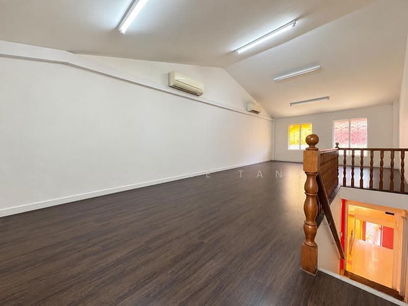 Haji Lane, Beach Road / Bugis / Rochor, 1,800 sqft, Shop / Shophouse For Rent, by Eugene Tan, 500281401 - CommercialGuru.com.sg