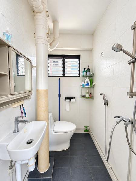 764 Yishun Street 72, 764 Yishun Street 72, Sembawang / Yishun, Room Rental, 120 sqft, HDB Flat For Rent, by Shirley Chong, 500281427 - Bathroom - PropertyGuru.com.sg