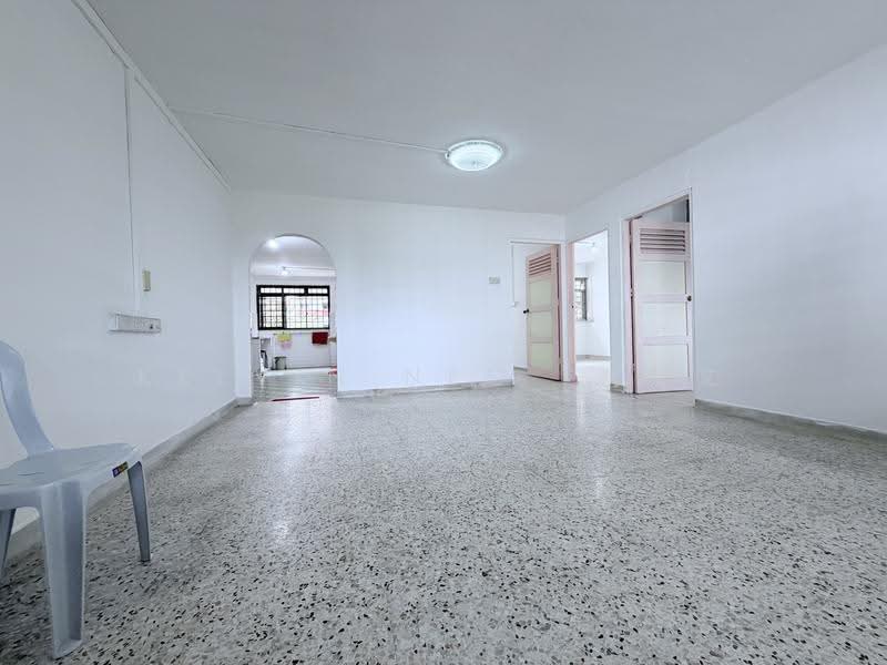 37 Bedok South Avenue 2, 37 Bedok South Avenue 2, Bedok / Upper East Coast, 3 Bedrooms, 904 sqft, HDB Flat For Sale, by Kelvin Neo 凯尔文, 500281443 - Living Room - PropertyGuru.com.sg