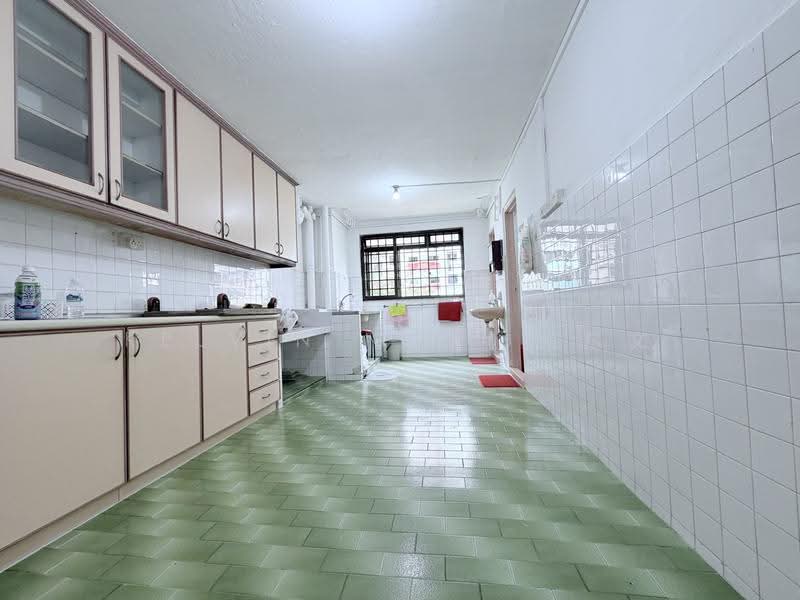 37 Bedok South Avenue 2, 37 Bedok South Avenue 2, Bedok / Upper East Coast, 3 Bedrooms, 904 sqft, HDB Flat For Sale, by Kelvin Neo 凯尔文, 500281443 - Kitchen - PropertyGuru.com.sg