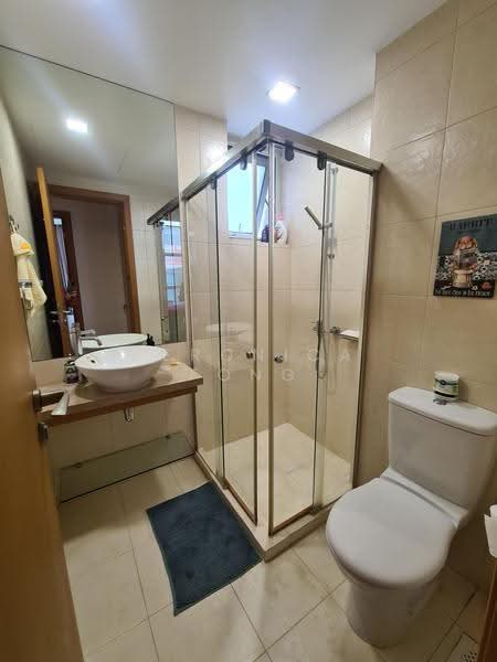 Icon, 10 Gopeng Street, Chinatown / Tanjong Pagar, 2 Bedrooms, 904 sqft, Condominium For Rent, by Veronica Fong, 500281444 - Bathroom - PropertyGuru.com.sg