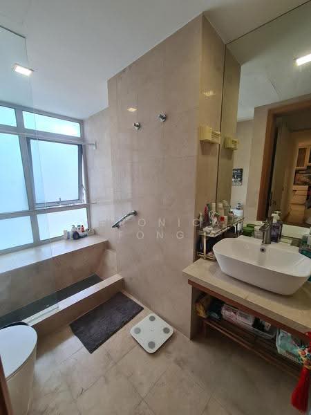 Icon, 10 Gopeng Street, Chinatown / Tanjong Pagar, 2 Bedrooms, 904 sqft, Condominium For Rent, by Veronica Fong, 500281444 - Bathroom - PropertyGuru.com.sg