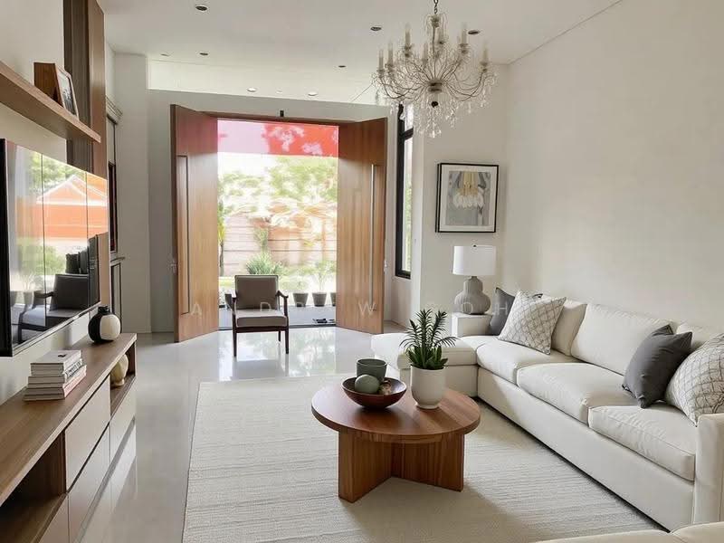 $19XX PSF BUILT | GOODMAN DETACHED | SOUTH FACING | 八方来财, POOL & LIFT | 8 MINS TO MRT AND MALL | GOOD HSE NUMBER, East Coast / Marine Parade, 7 Bedrooms, 9,930 sqft, Detached House For Sale, by Andrew Goh, 500281455 - Living Room - PropertyGuru.com.sg