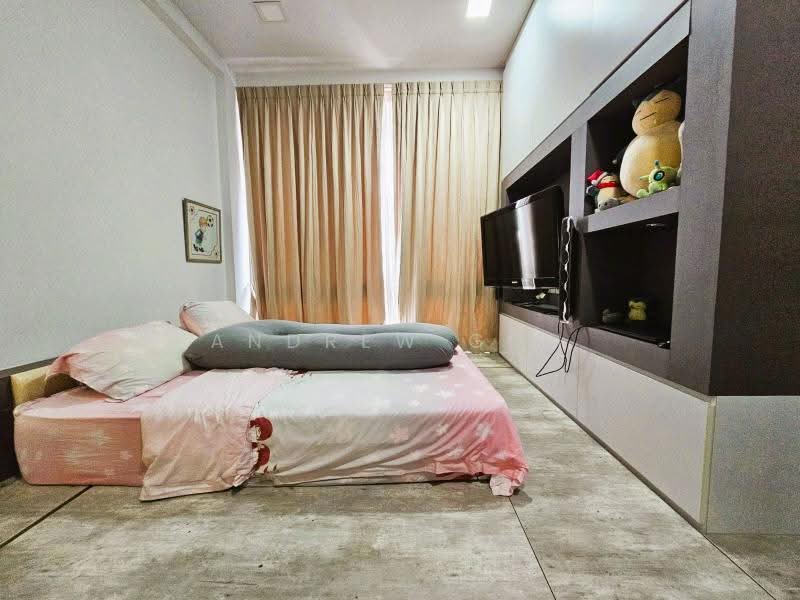 $19XX PSF BUILT | GOODMAN DETACHED | SOUTH FACING | 八方来财, POOL & LIFT | 8 MINS TO MRT AND MALL | GOOD HSE NUMBER, East Coast / Marine Parade, 7 Bedrooms, 9,930 sqft, Detached House For Sale, by Andrew Goh, 500281455 - Bedroom - PropertyGuru.com.sg