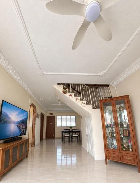 863 Tampines Street 83, 863 Tampines Street 83, Pasir Ris / Tampines, 4 Bedrooms, 1,572 sqft, HDB Flat For Sale, by Desmond Tan, 500281464 - Living Room - PropertyGuru.com.sg