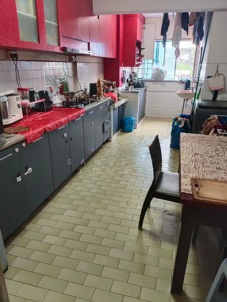 105 Tampines Street 11, 105 Tampines Street 11, Pasir Ris / Tampines, 2 Bedrooms, 807 sqft, HDB Flat For Sale, by Sanjeev Kumar, 500281472 - Kitchen - PropertyGuru.com.sg