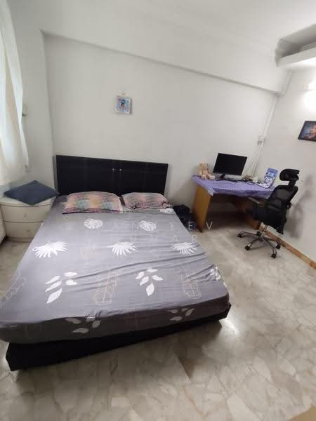 105 Tampines Street 11, 105 Tampines Street 11, Pasir Ris / Tampines, 2 Bedrooms, 807 sqft, HDB Flat For Sale, by Sanjeev Kumar, 500281472 - Bedroom - PropertyGuru.com.sg