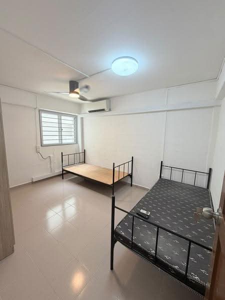 21 Ghim Moh Road, 21 Ghim Moh Road, Tanglin / Holland / Bukit Timah, 2 Bedrooms, 743 sqft, HDB Flat For Rent, by Hester Yeo, 500281482 - Bedroom - PropertyGuru.com.sg