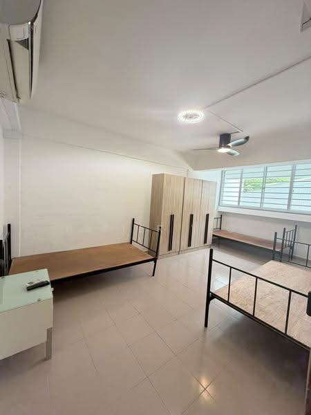 21 Ghim Moh Road, 21 Ghim Moh Road, Tanglin / Holland / Bukit Timah, 2 Bedrooms, 743 sqft, HDB Flat For Rent, by Hester Yeo, 500281482 - Bedroom - PropertyGuru.com.sg